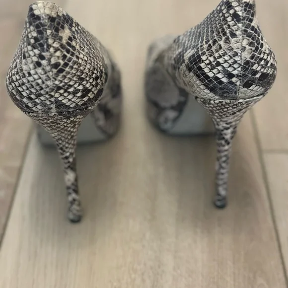 EUC Enzo Angiolini Snake Print Tanen Peep Toe Heels Size 11 - Picture 3 of 3